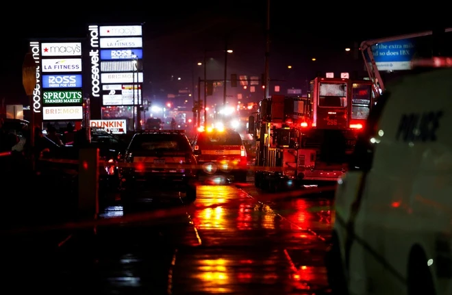 Small Plane Crashes in U.S. Residential Area, Multiple Casualties Reported