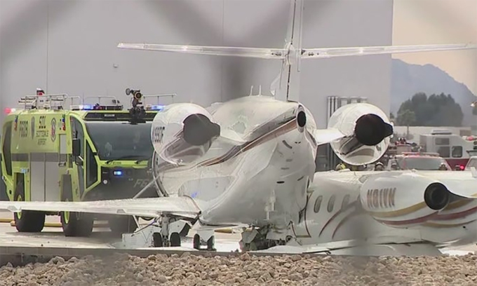 Private Jet Crashes Into Parked Plane in Arizona, Killing One