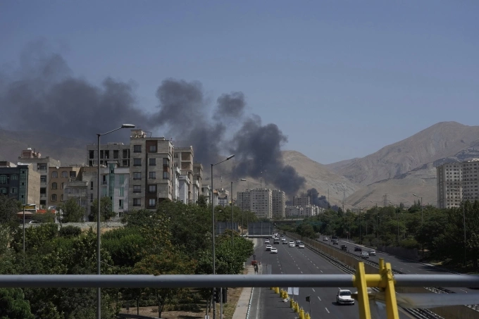 ‘Smell of Death’ Hangs Over Tehran as Israeli Bombing Intensifies