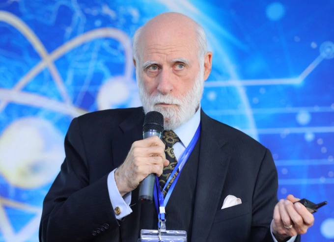 Internet Pioneer and Experts Warn: Overreliance on AI Could Erode Core Human Skills