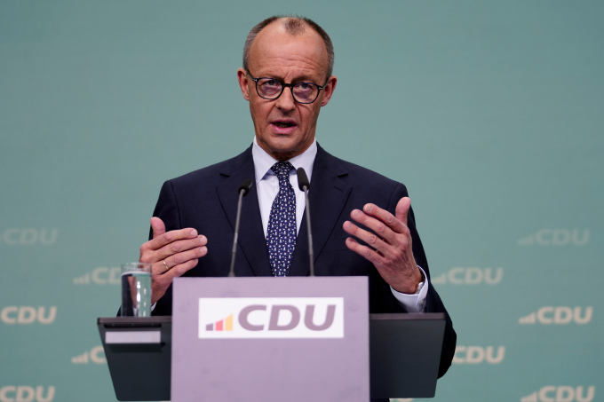 Germany’s Incoming Chancellor Warns of Risks from ‘America Alone’
