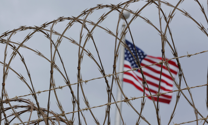 Trump Orders Expansion of Guantanamo Facility to Hold 30,000 Migrants