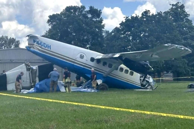 Plane Carrying 20 Crashes in Tennessee, Several Injured