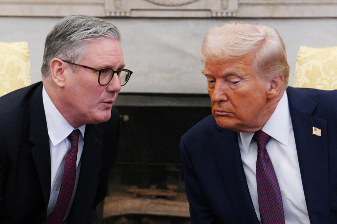 Trump Clashes with UK Prime Minister Over Ukraine Security Commitments