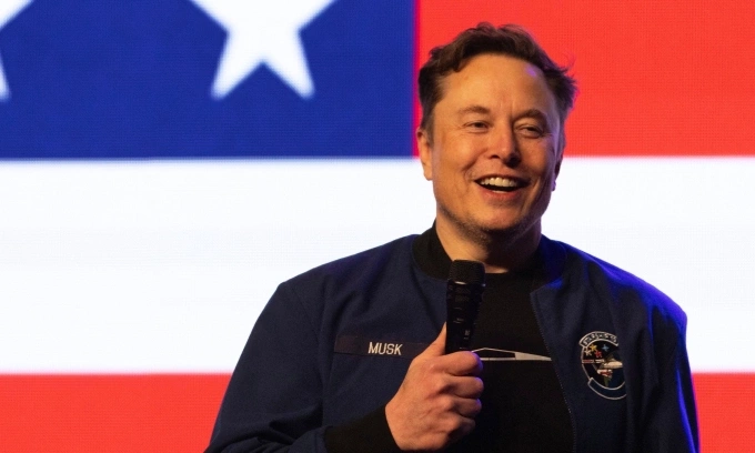 Elon Musk Proposes Paying TSA Workers Amid Airport Disruptions