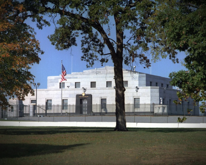 Elon Musk Questions Fort Knox Gold Reserves, Sparks Public Debate