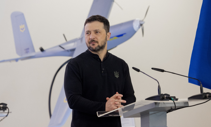 Zelensky Accuses Putin of Trying to 